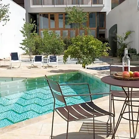 Aspasios Garden 公寓 *